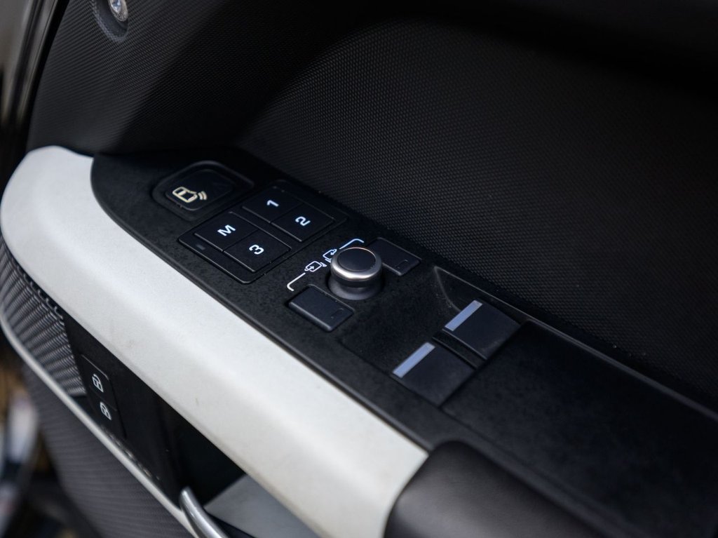 Used Land Rover Defender 2021 for sale - 78002512: Photo 23