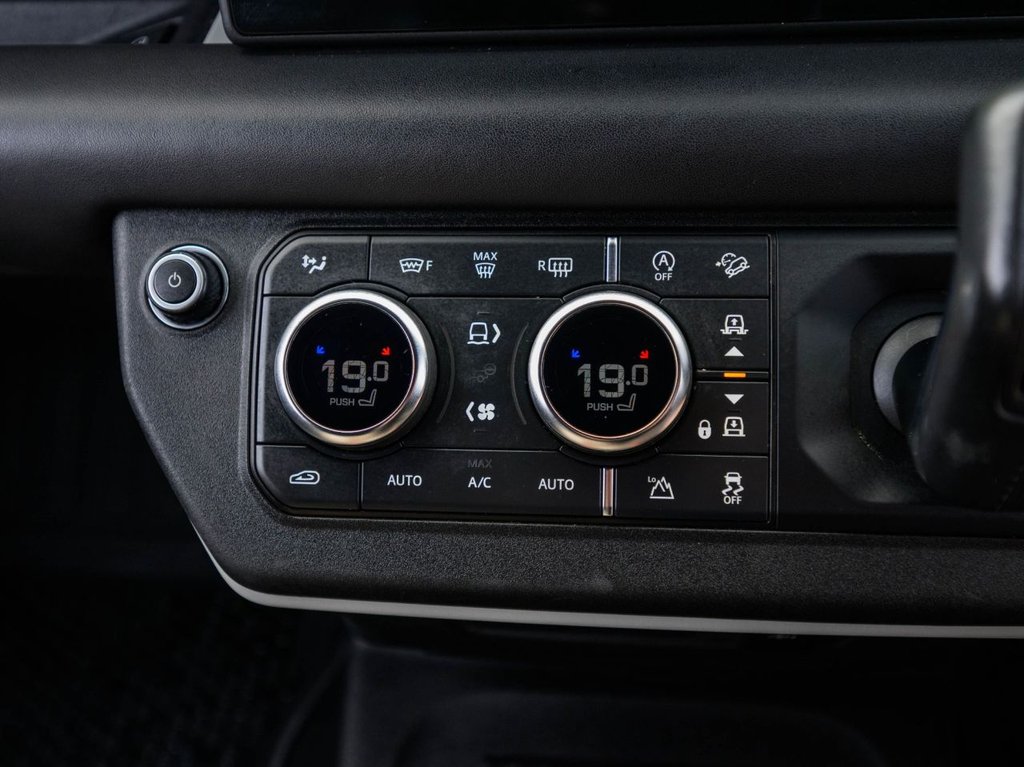 Used Land Rover Defender 2021 for sale - 78002512: Photo 32