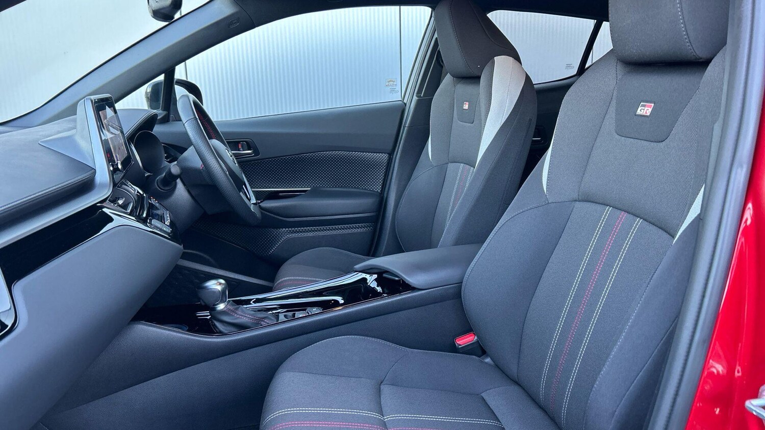 Used Toyota C-HR 2023 for sale - 77344058: Photo 14