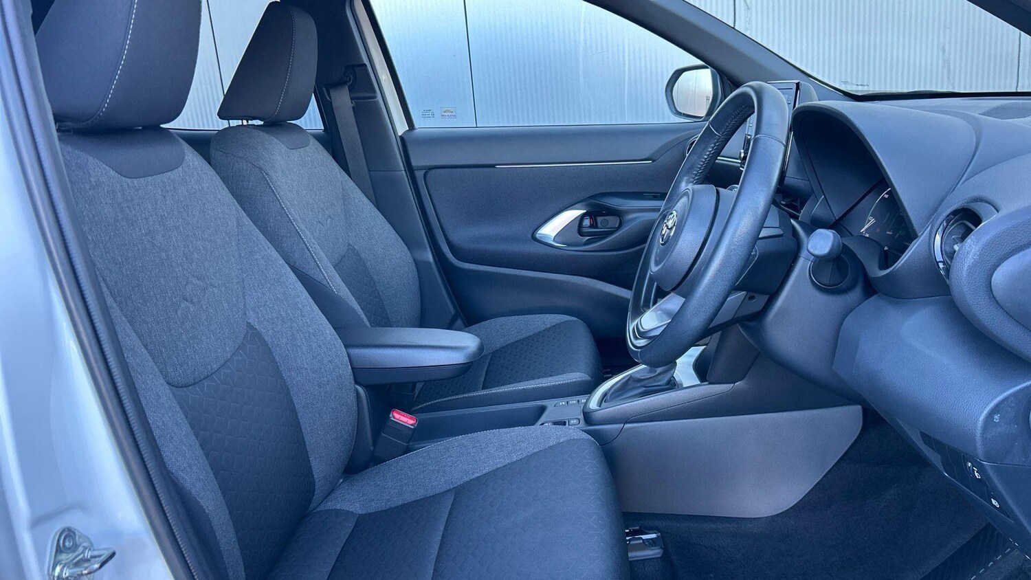 Used Toyota Yaris Cross 2023 for sale - 77939412: Photo 15