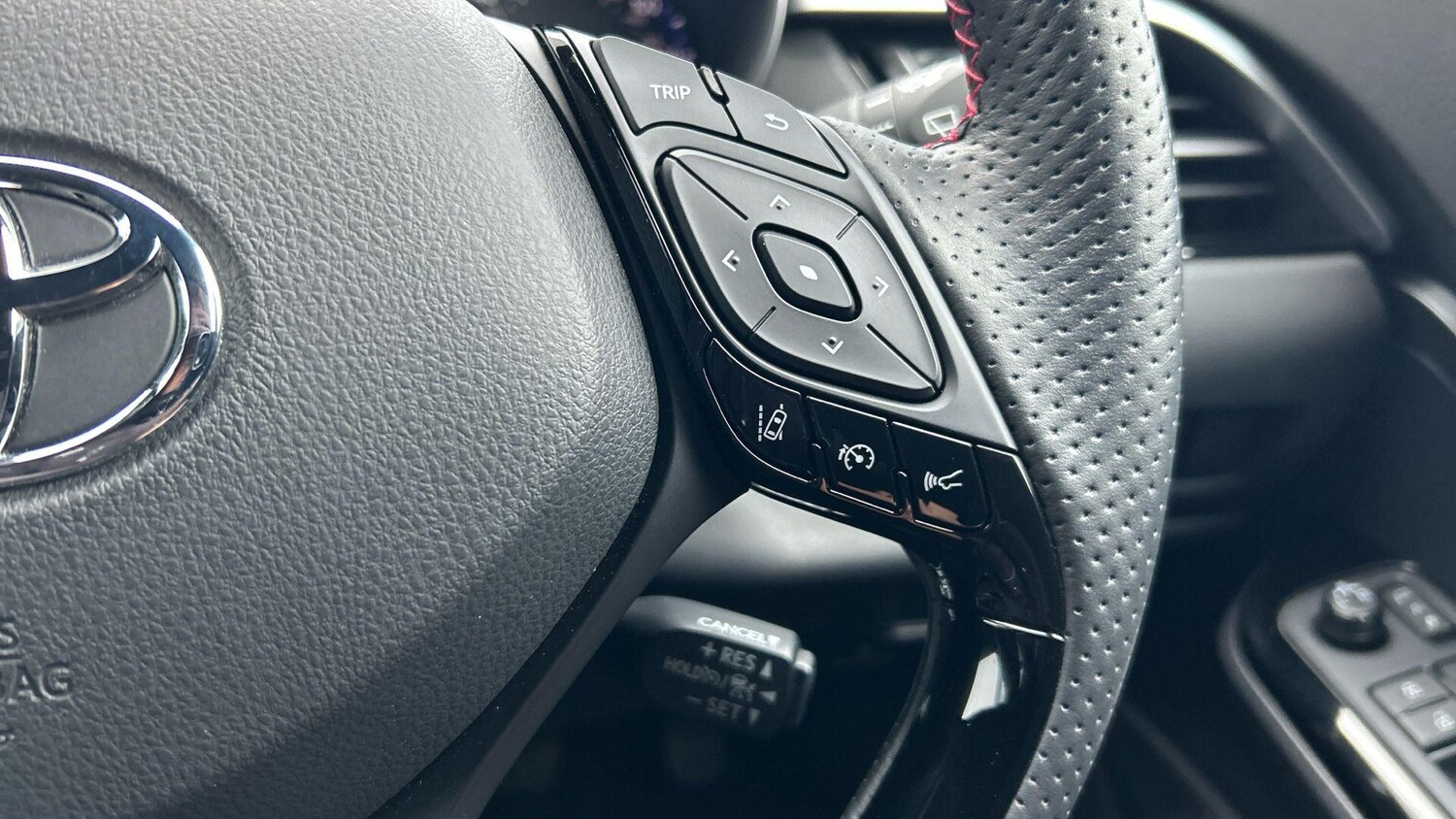 Used Toyota C-HR 2023 for sale - 76689929: Photo 34