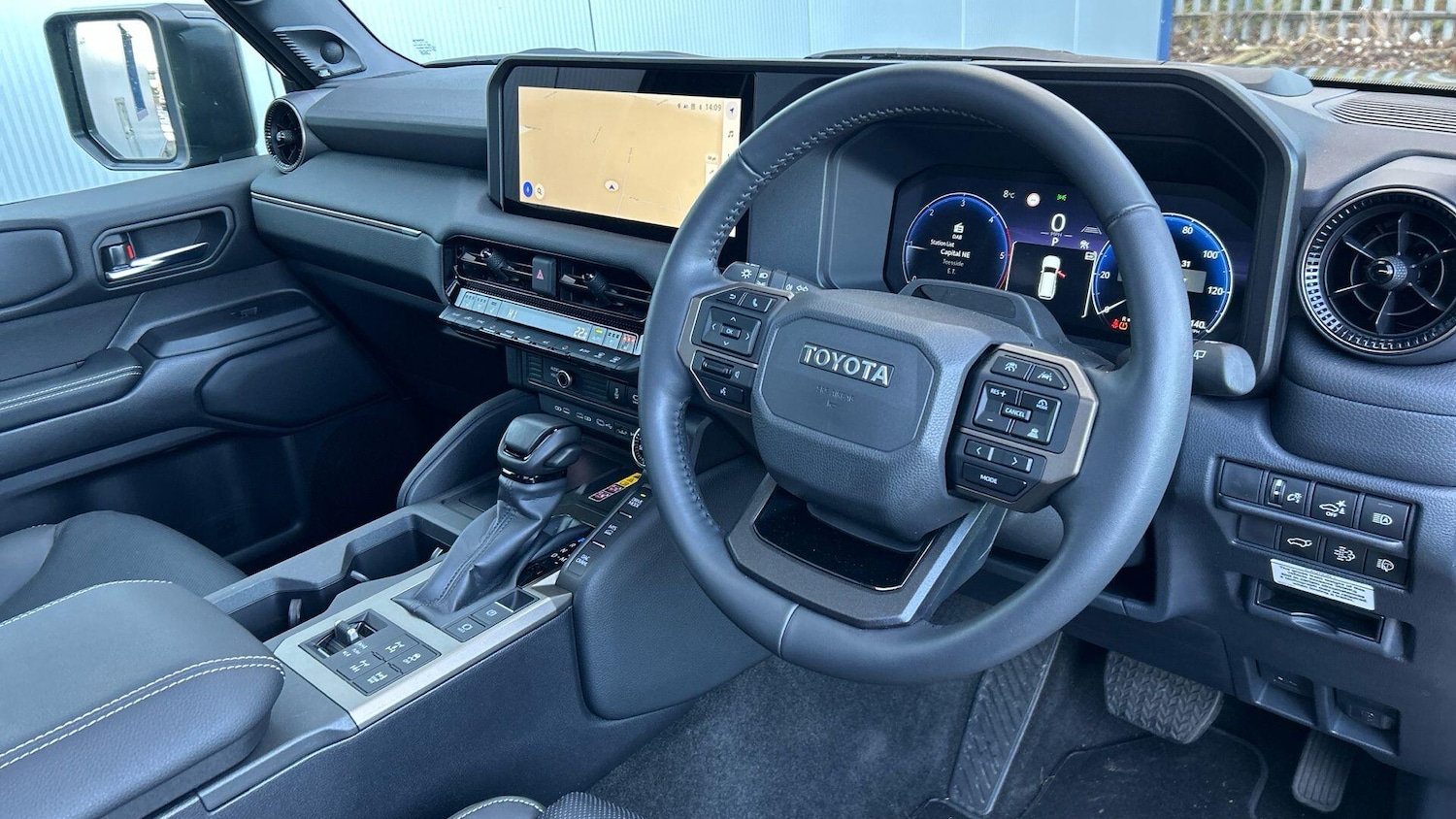 Used Toyota Land Cruiser for sale - 76729010: Photo 10