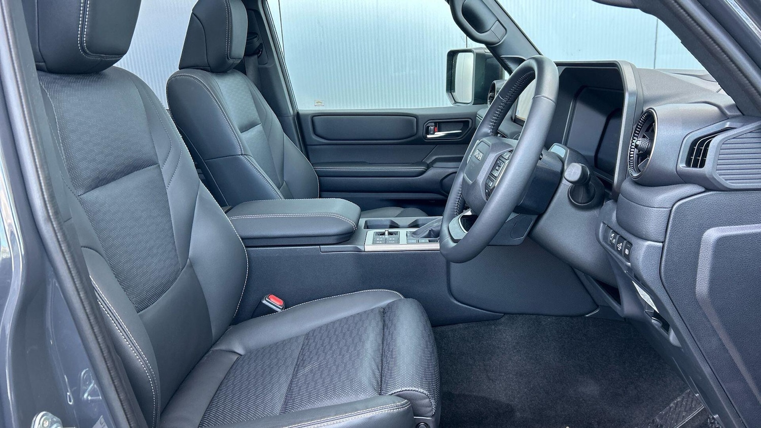 Used Toyota Land Cruiser for sale - 76729010: Photo 15