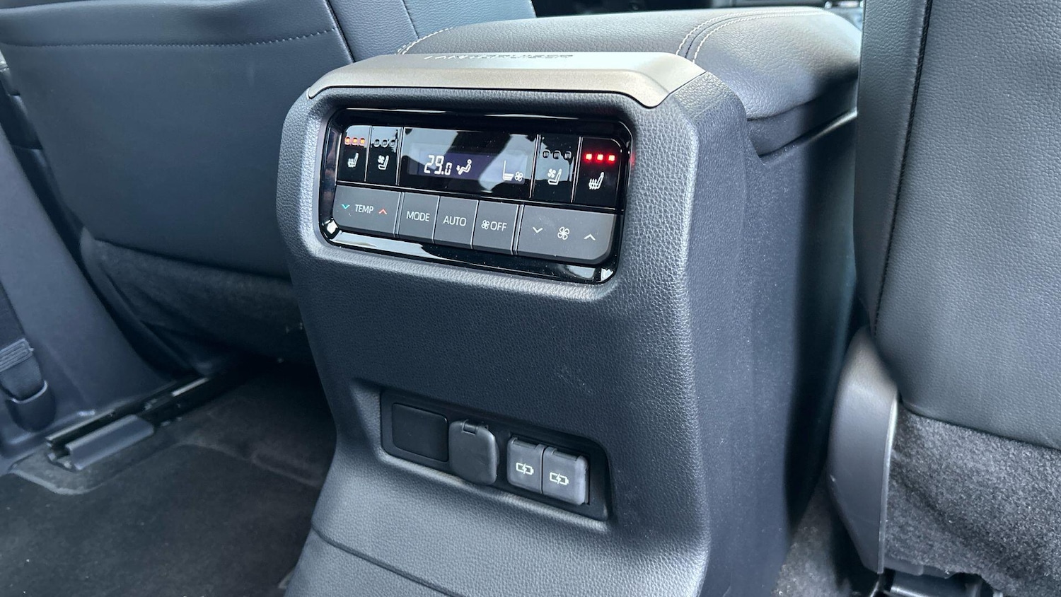 Used Toyota Land Cruiser for sale - 76729010: Photo 32