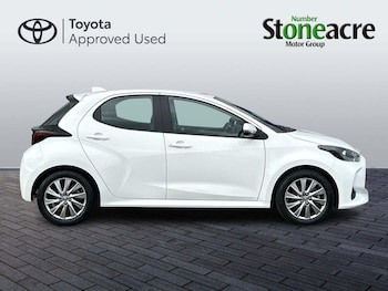 Used Toyota Yaris 2022 for sale - 76781175: Photo