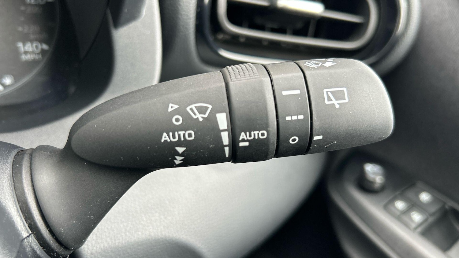 Used Toyota Yaris 2022 for sale - 76781175: Photo 37