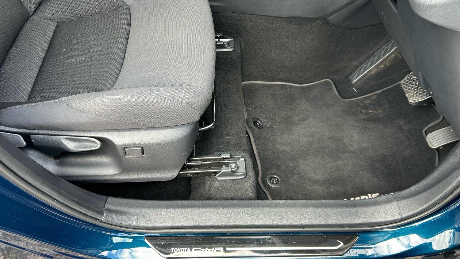 Used Toyota C-HR for sale - 78204008: Photo 43