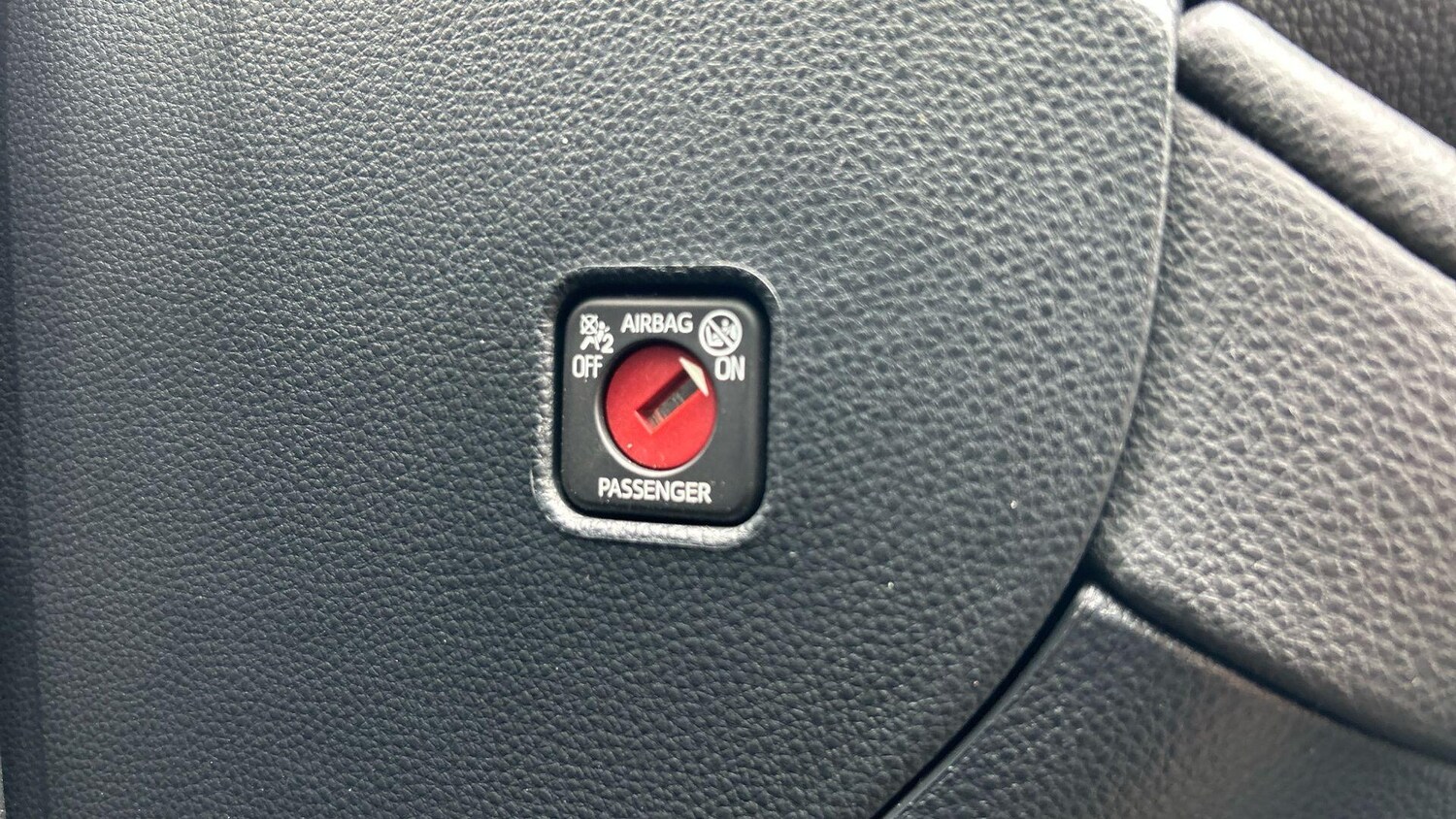 Used Toyota C-HR for sale - 78204008: Photo 45