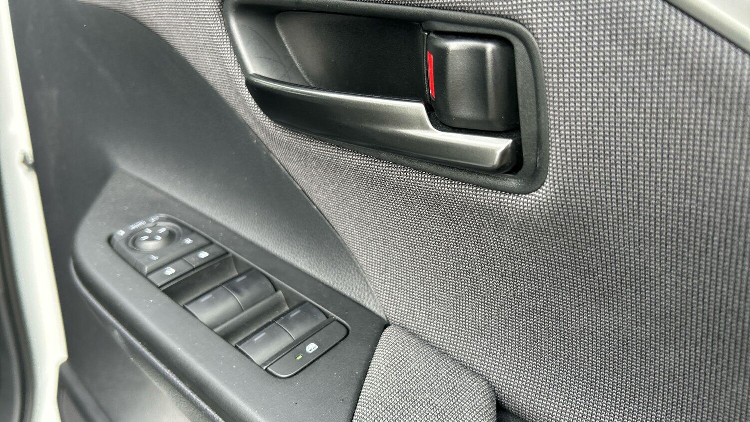 Used Toyota C-HR 2024 for sale - 77395693: Photo 39