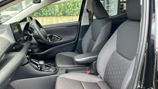 Used Toyota Yaris for sale - 76026738: Photo 16