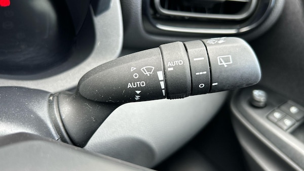 Used Toyota Yaris for sale - 76026738: Photo 37