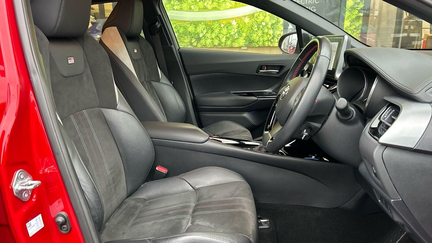 Used Toyota C-HR 2022 for sale - 77525070: Photo 15