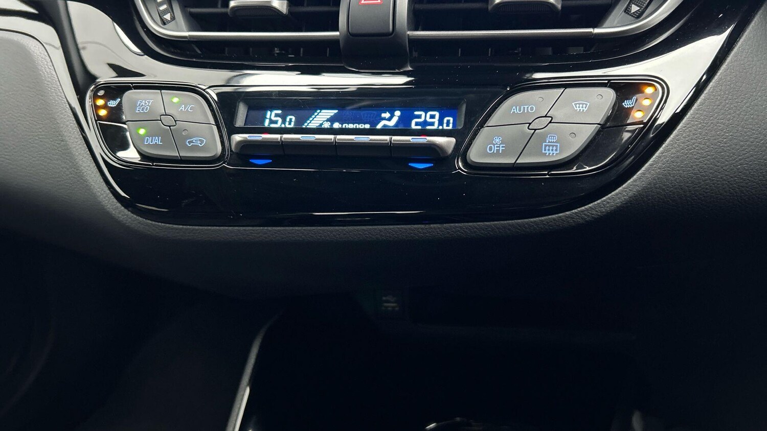 Used Toyota C-HR 2022 for sale - 77525070: Photo 28