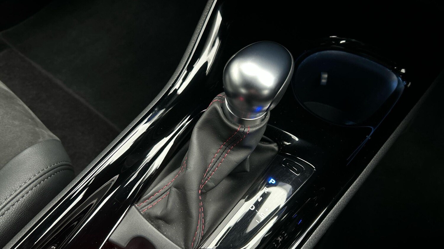 Used Toyota C-HR 2022 for sale - 77525070: Photo 30