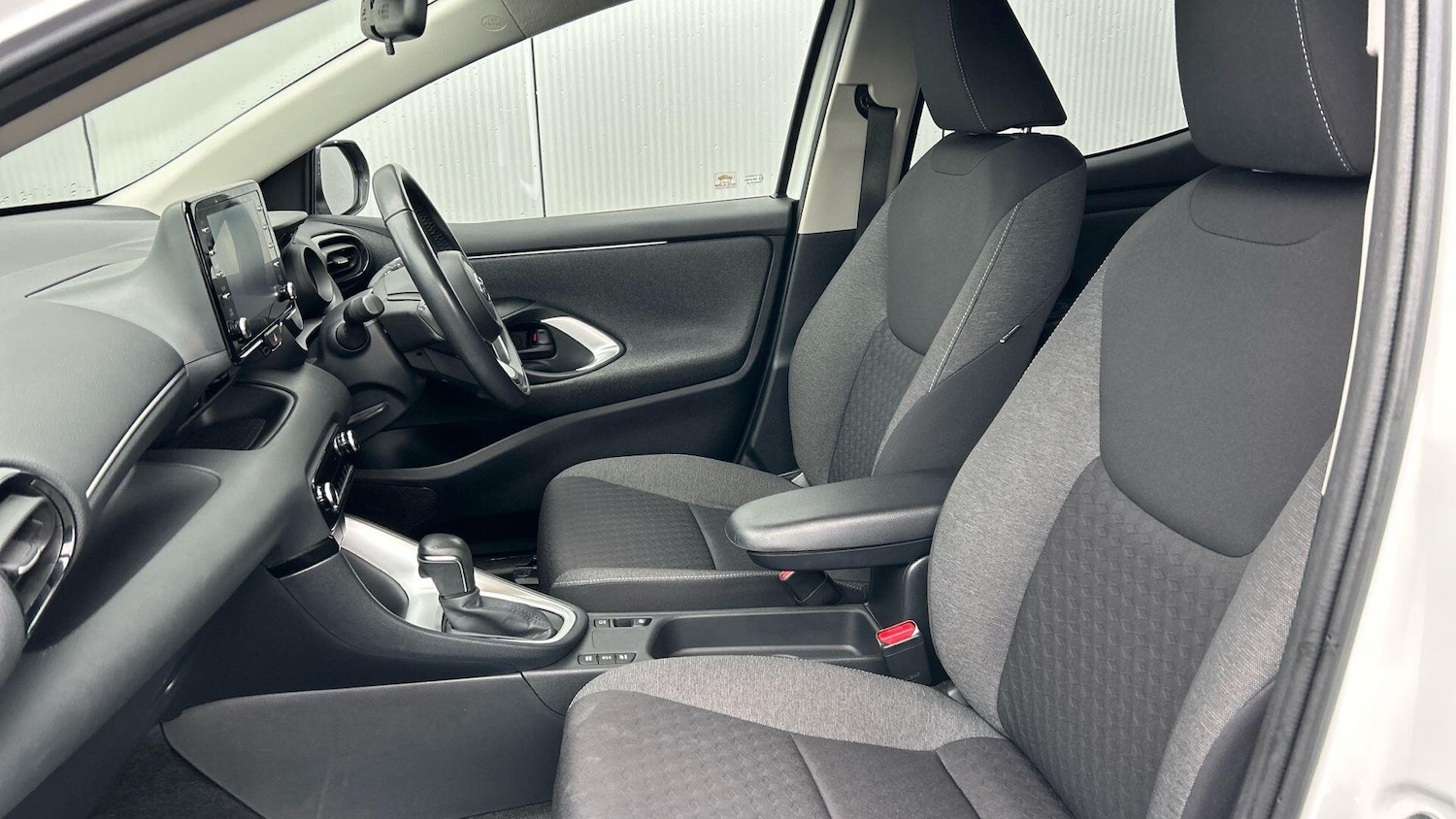 Used Toyota Yaris 2022 for sale - 77238463: Photo 14