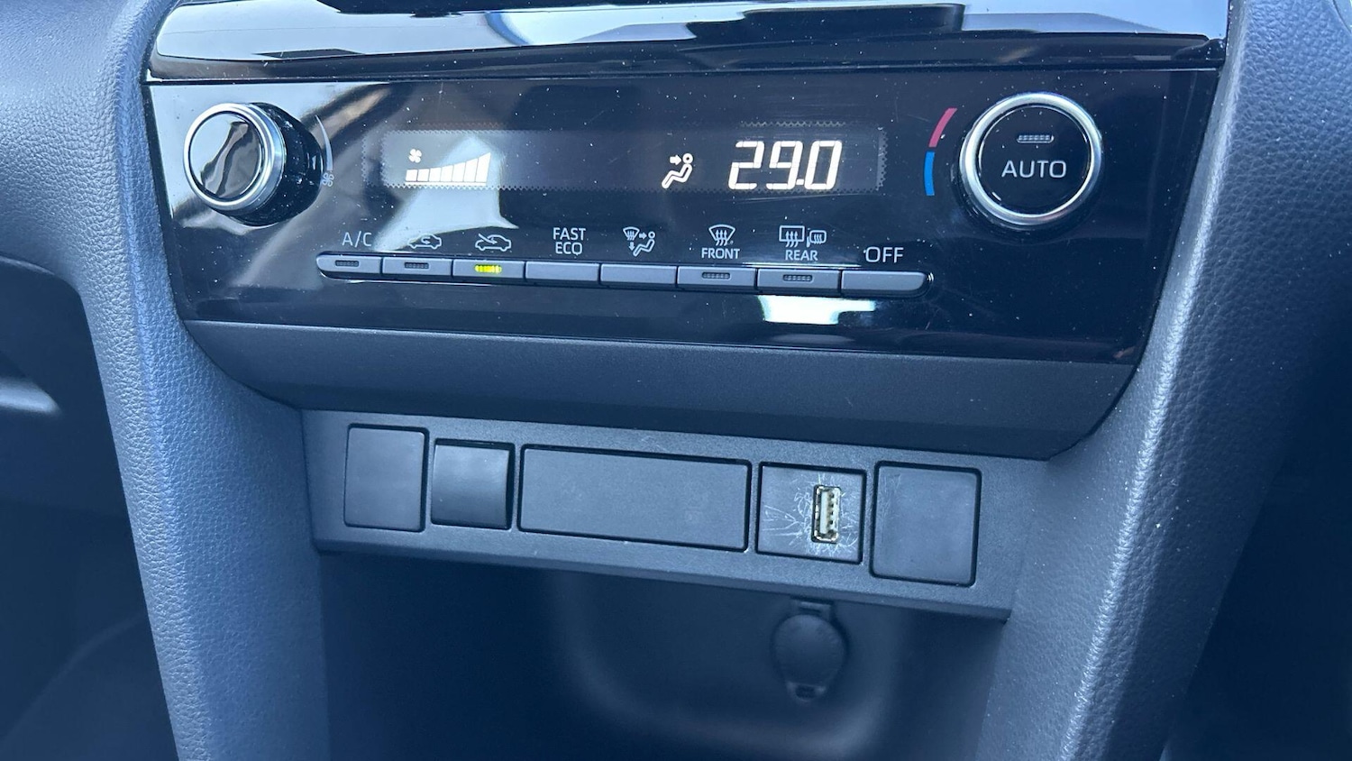 Used Toyota Yaris Cross 2023 for sale - 77939987: Photo 29