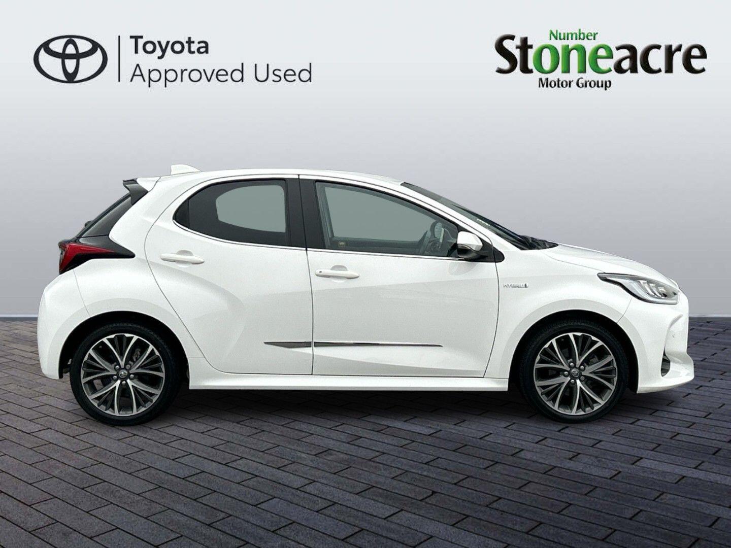 Used Toyota Yaris 2021 for sale - 76936344: Photo 2