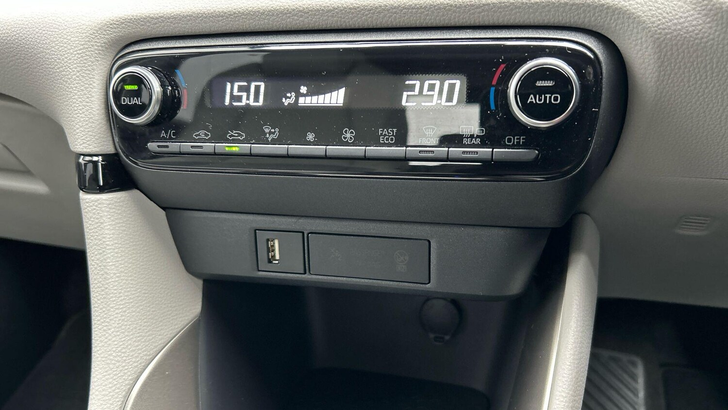 Used Toyota Yaris 2021 for sale - 76936344: Photo 31