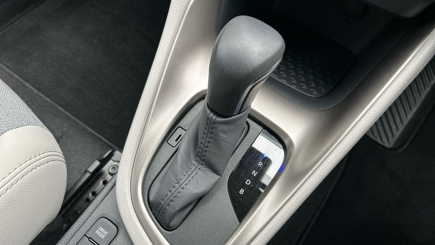 Used Toyota Yaris 2021 for sale - 76936344: Photo 33