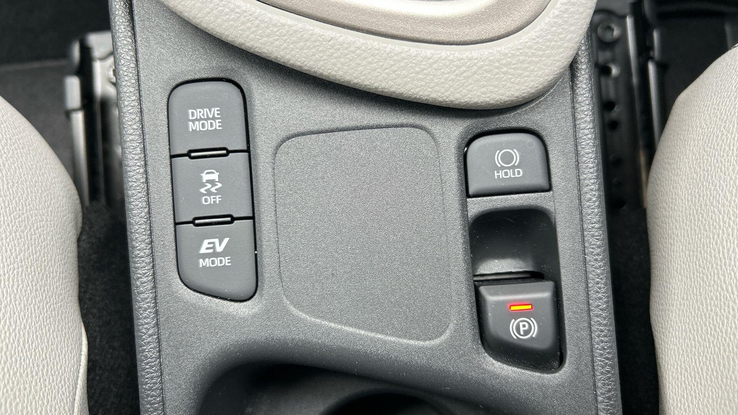 Used Toyota Yaris 2021 for sale - 76936344: Photo 34