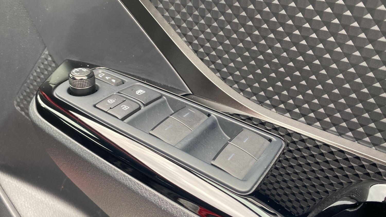 Used Toyota C-HR 2023 for sale - 77784167: Photo 34