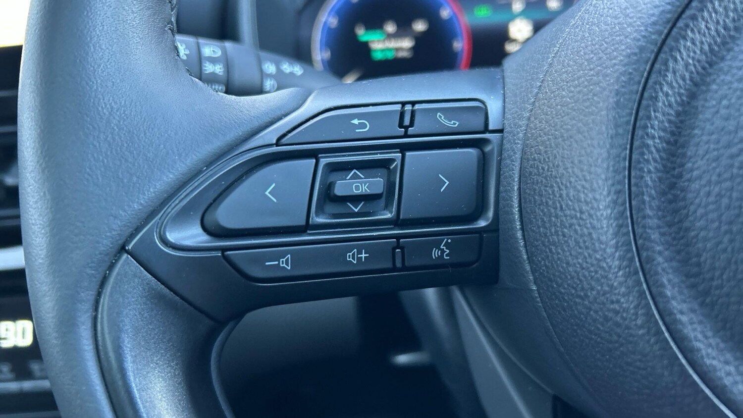 Used Toyota Yaris Cross 2025 for sale - 77768113: Photo 40