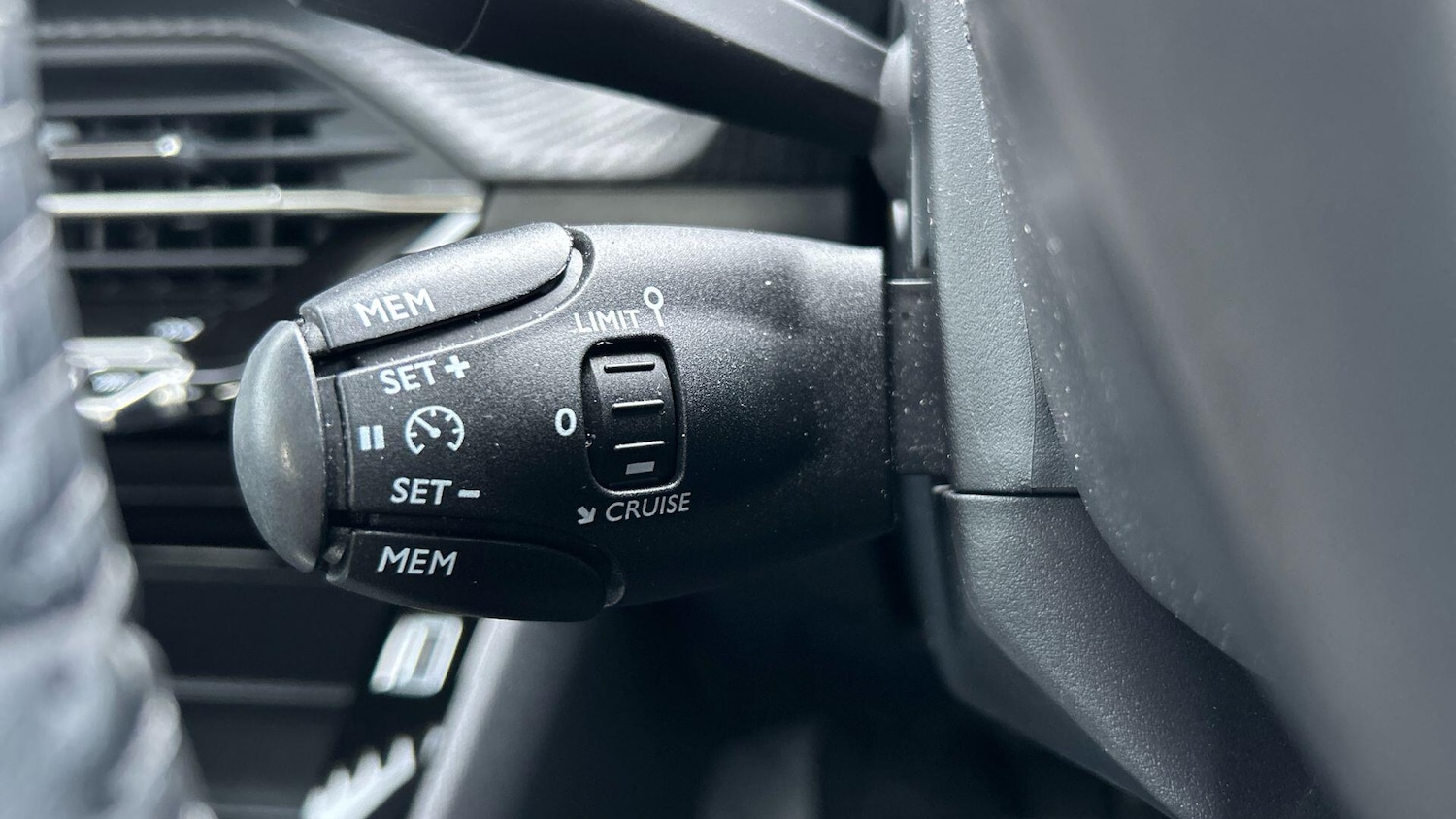 Used Peugeot 2008 2024 for sale - 77970347: Photo 43