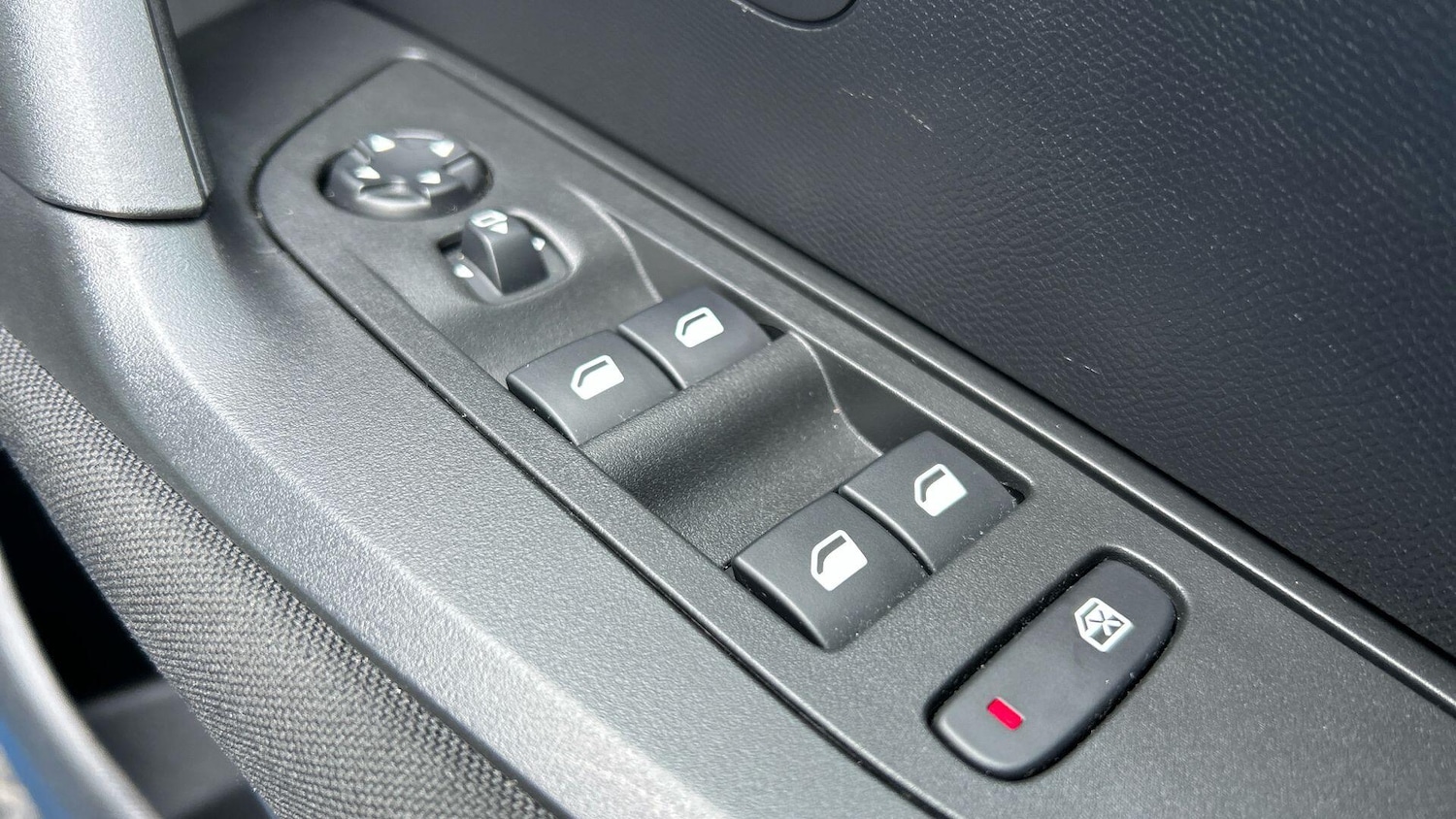 Used Peugeot 2008 2024 for sale - 77970347: Photo 48