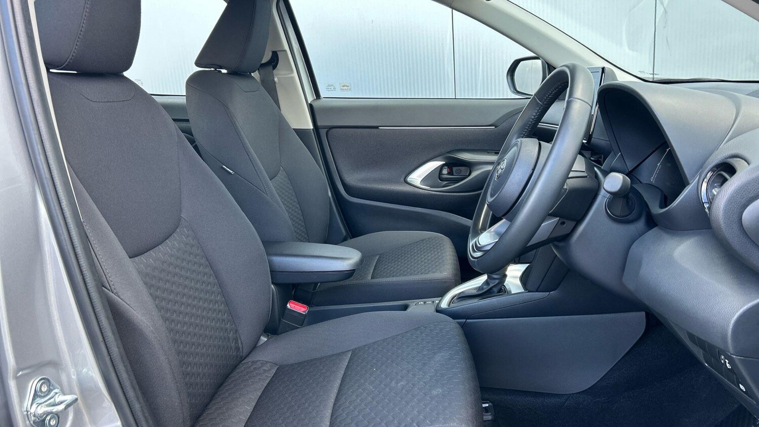 Used Toyota Yaris Cross 2025 for sale - 77657634: Photo 15