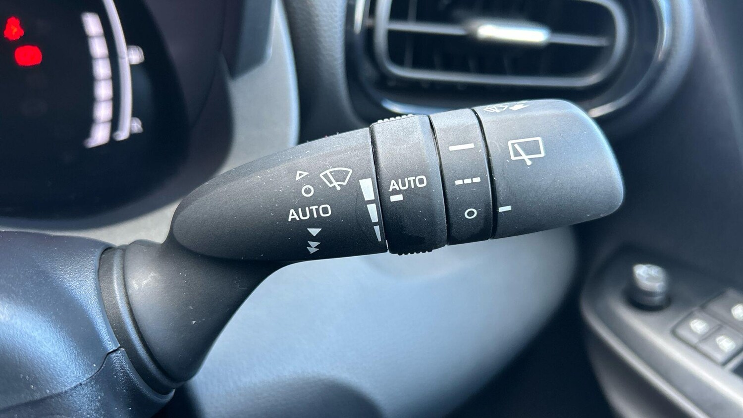 Used Toyota Yaris Cross 2025 for sale - 77657634: Photo 33