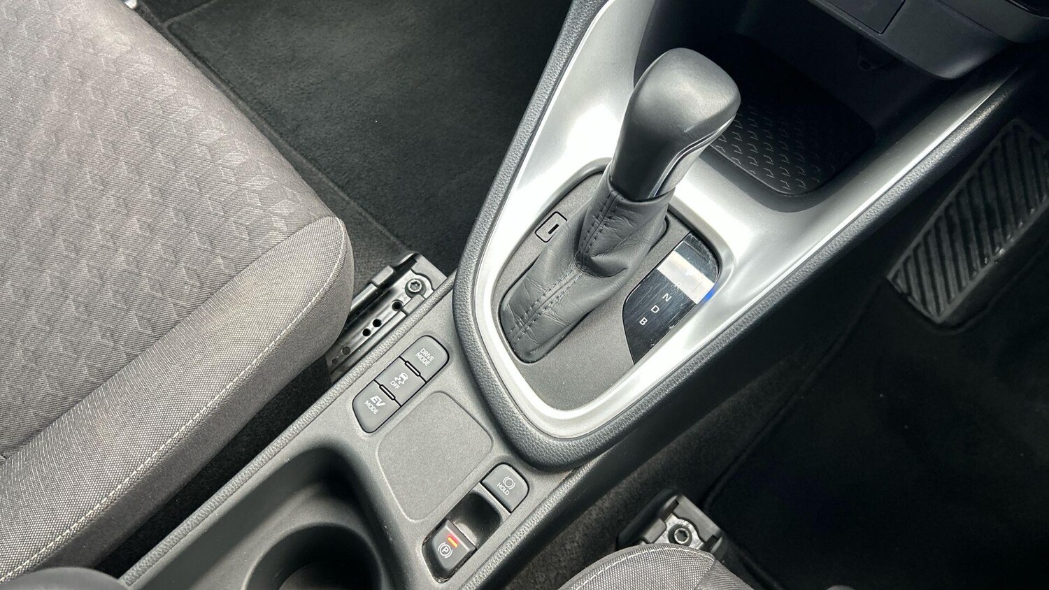 Used Toyota Yaris 2022 for sale - 77412148: Photo 30