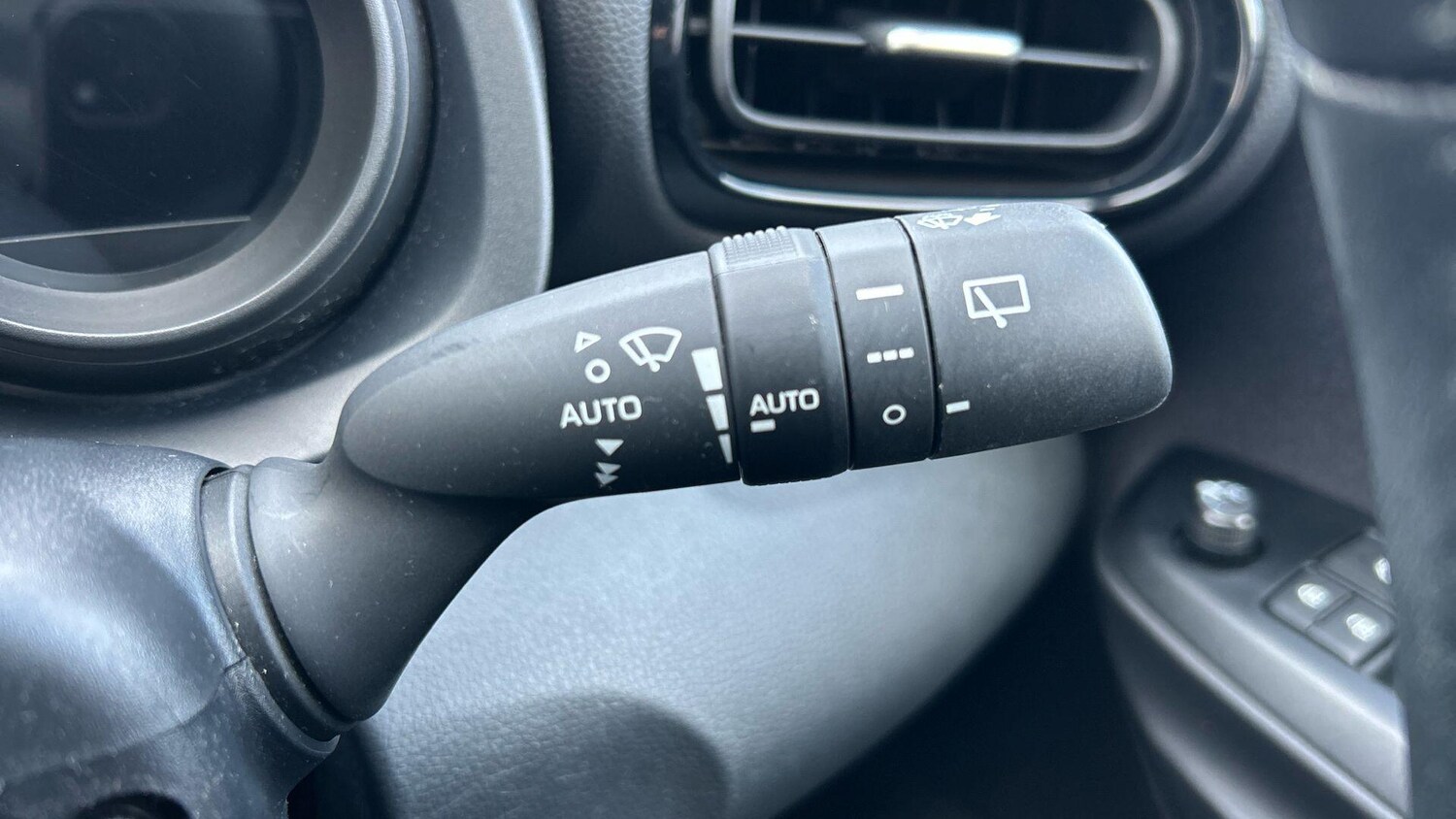 Used Toyota Yaris 2022 for sale - 77412148: Photo 35