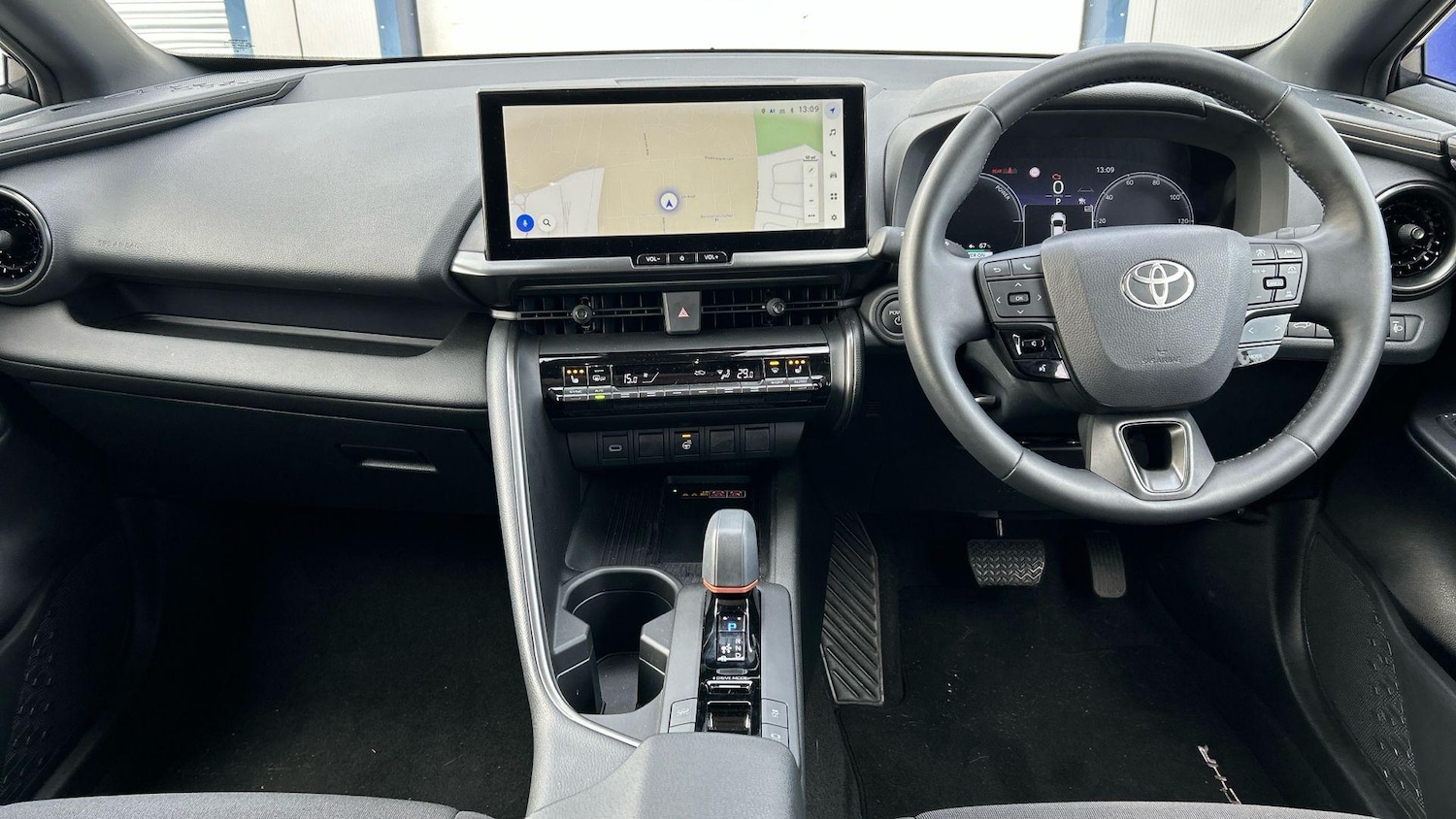 Used Toyota C-HR 2024 for sale - 76441050: Photo 11