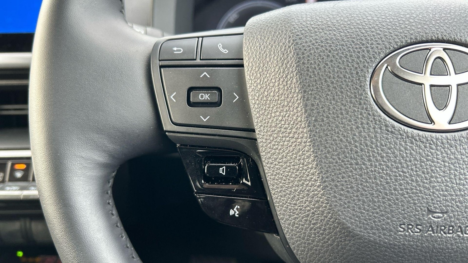 Used Toyota C-HR 2024 for sale - 76441050: Photo 34