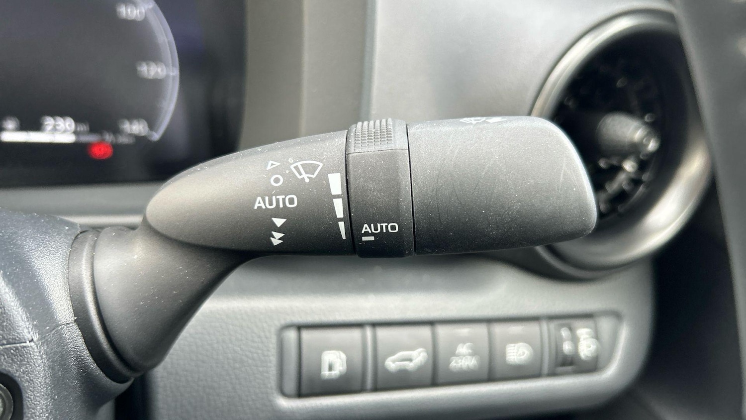 Used Toyota C-HR 2024 for sale - 76441050: Photo 36