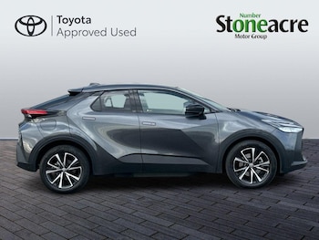 Used Toyota C-HR 2024 for sale - 76441050: Photo