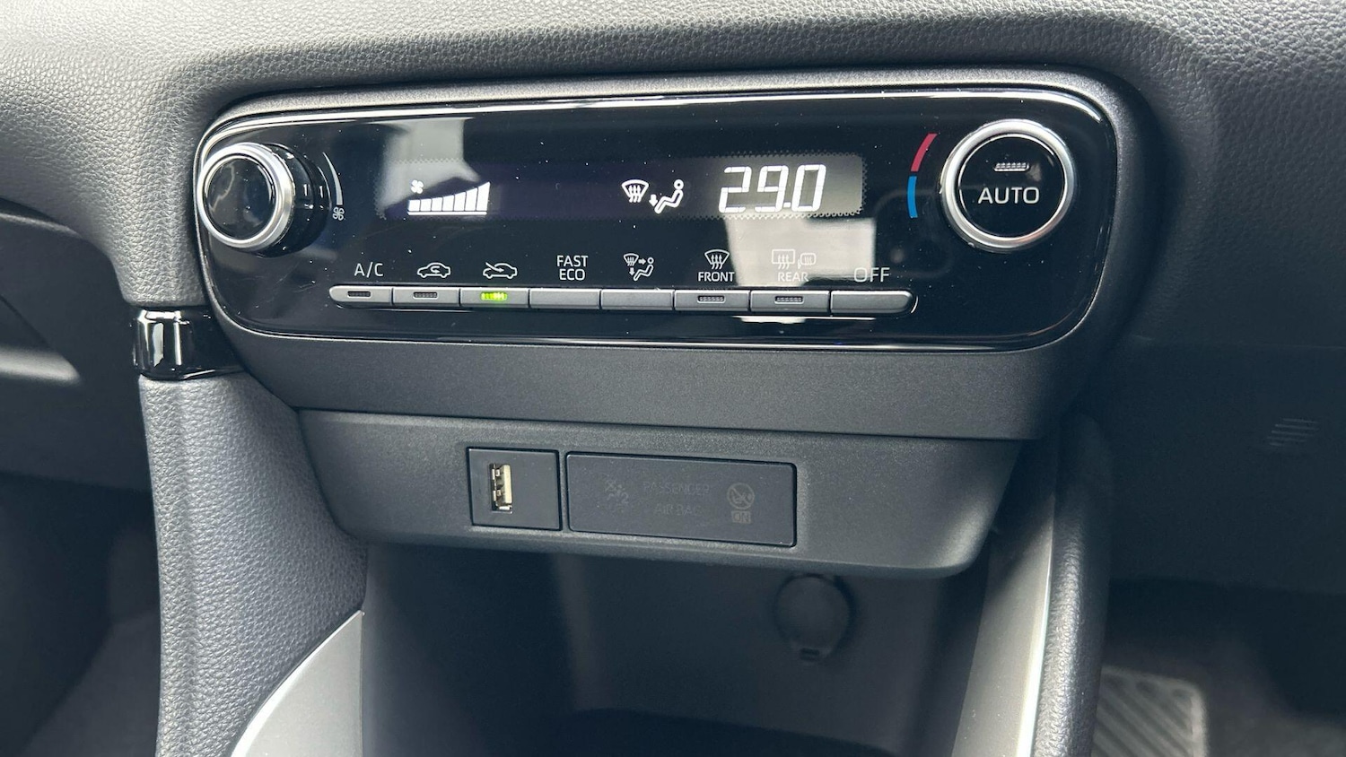 Used Toyota Yaris 2020 for sale - 76965529: Photo 29