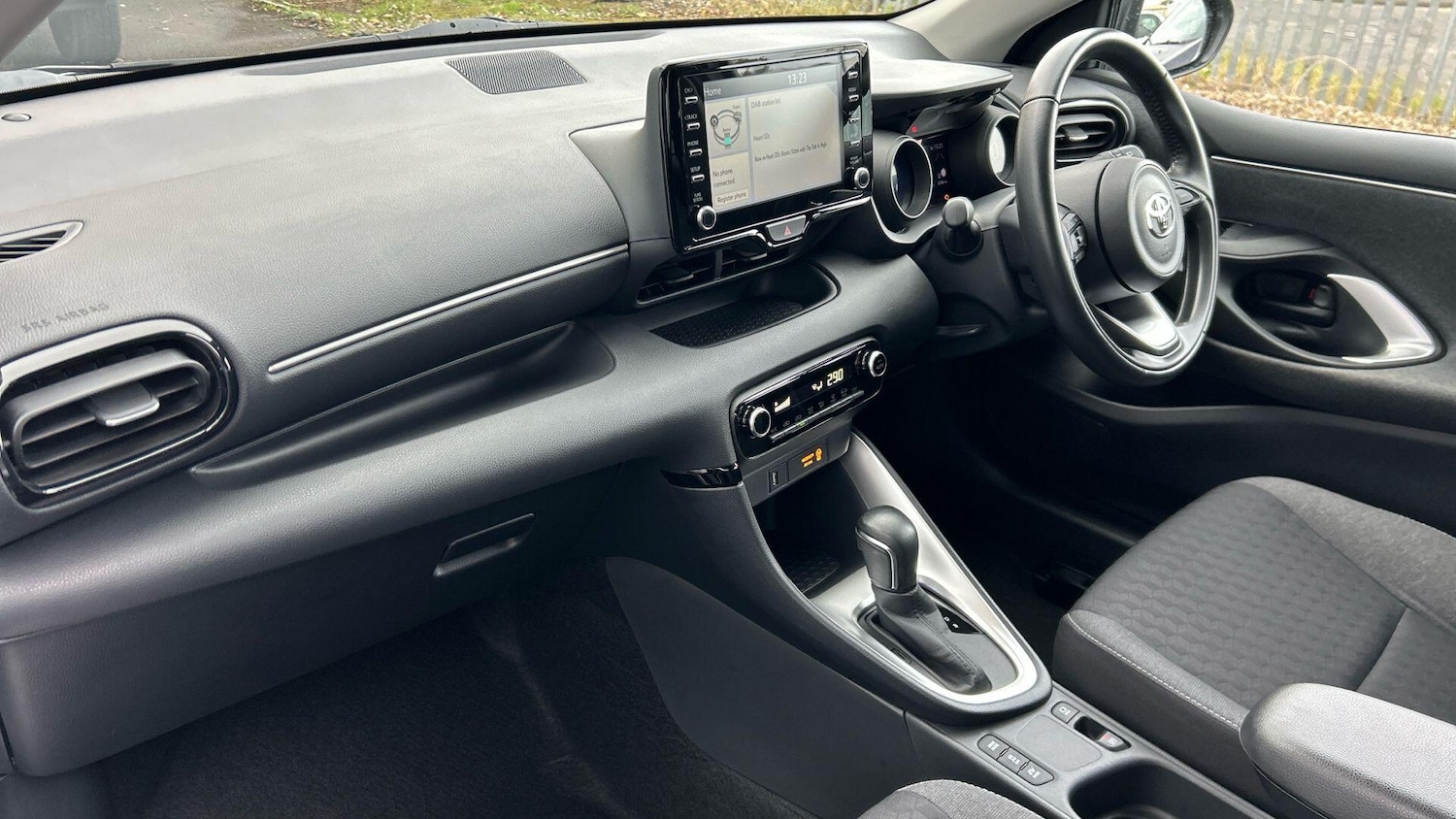 Used Toyota Yaris 2020 for sale - 76965529: Photo 39