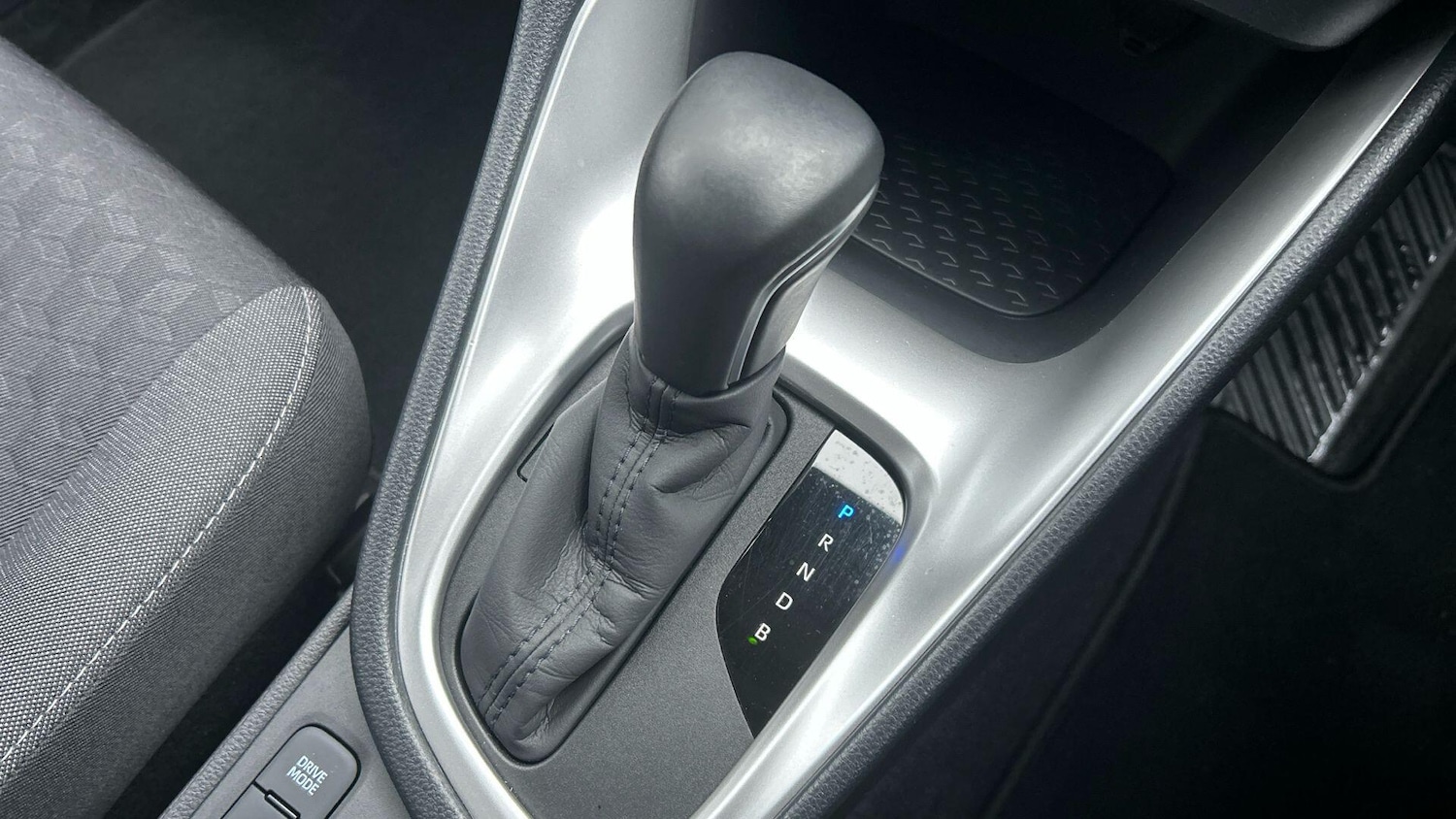 Used Toyota Yaris 2022 for sale - 78185662: Photo 32