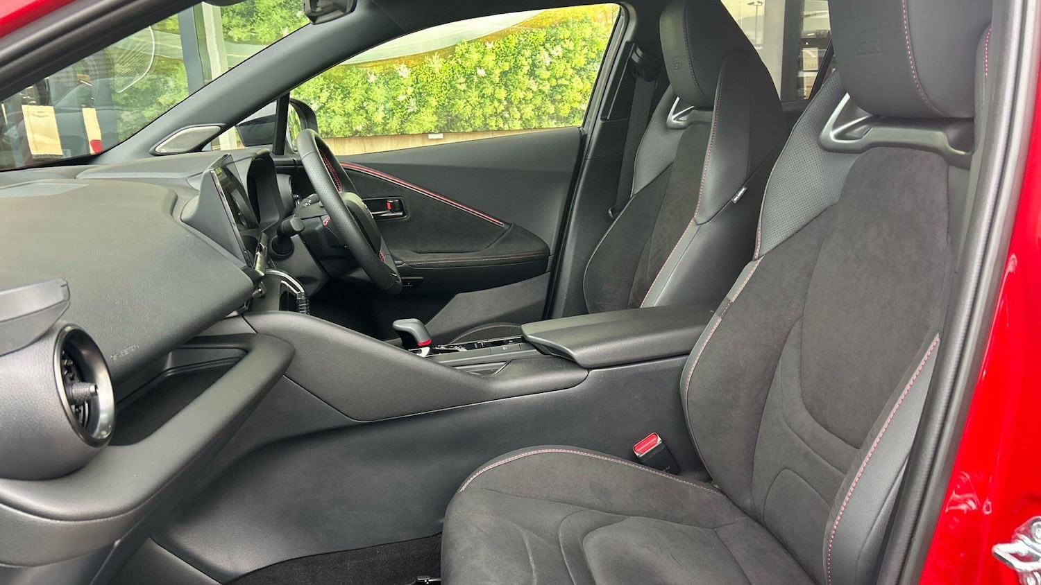 Used Toyota C-HR 2025 for sale - 76701322: Photo 14