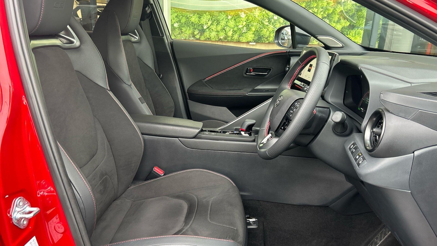 Used Toyota C-HR 2025 for sale - 76701322: Photo 15