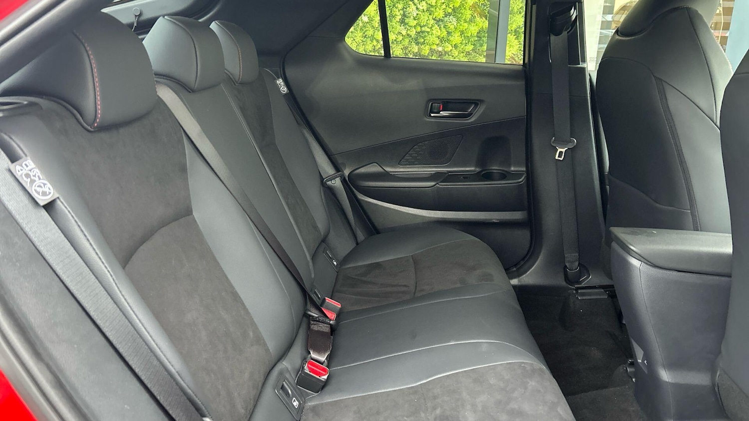 Used Toyota C-HR 2025 for sale - 76701322: Photo 16