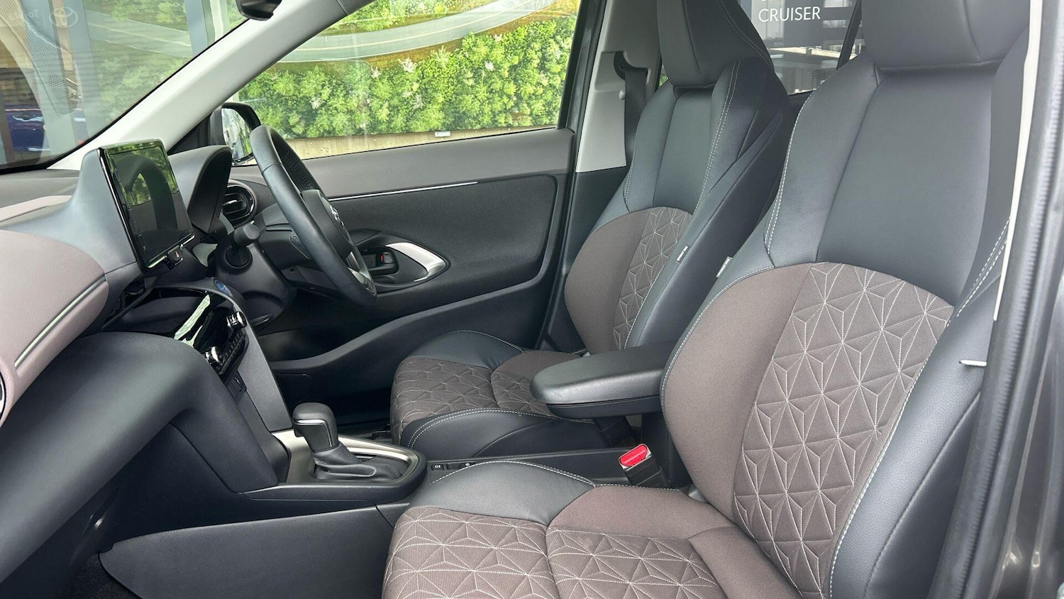 Used Toyota Yaris Cross 2022 for sale - 77376173: Photo 14