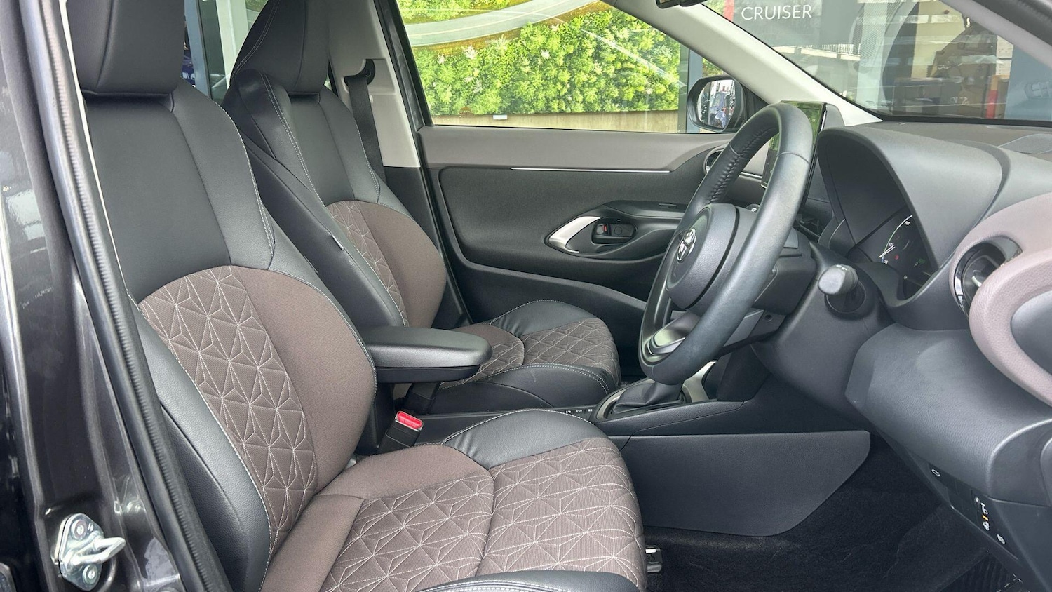 Used Toyota Yaris Cross 2022 for sale - 77376173: Photo 15