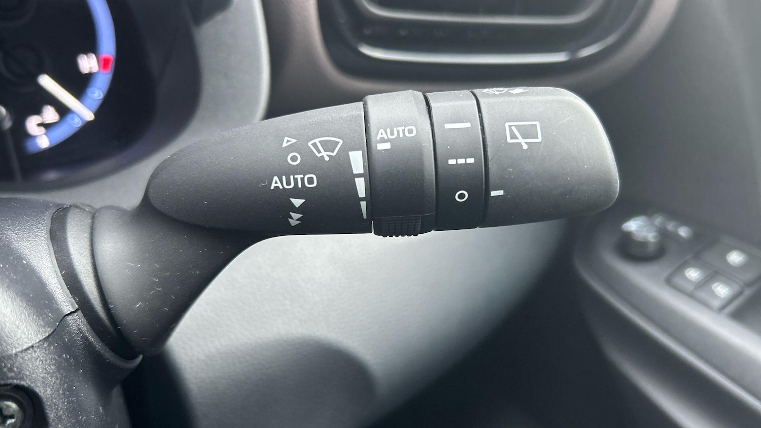 Used Toyota Yaris Cross 2022 for sale - 77376173: Photo 41