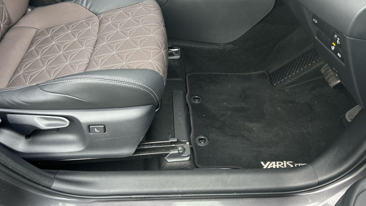 Used Toyota Yaris Cross 2022 for sale - 77376173: Photo 44