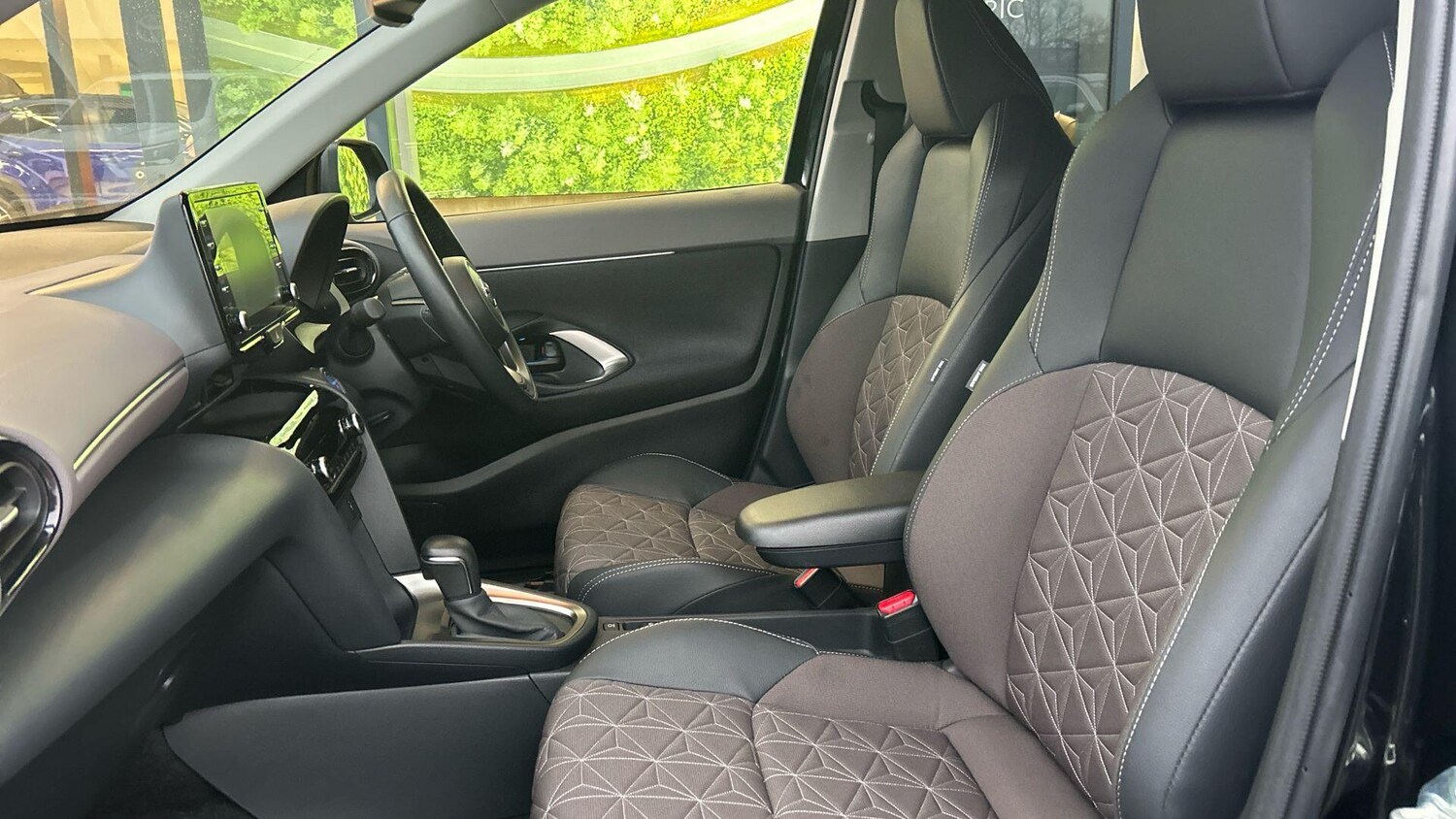 Used Toyota Yaris Cross 2023 for sale - 77574427: Photo 14