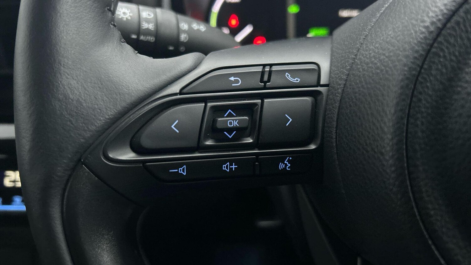 Used Toyota Yaris Cross 2023 for sale - 77574427: Photo 37