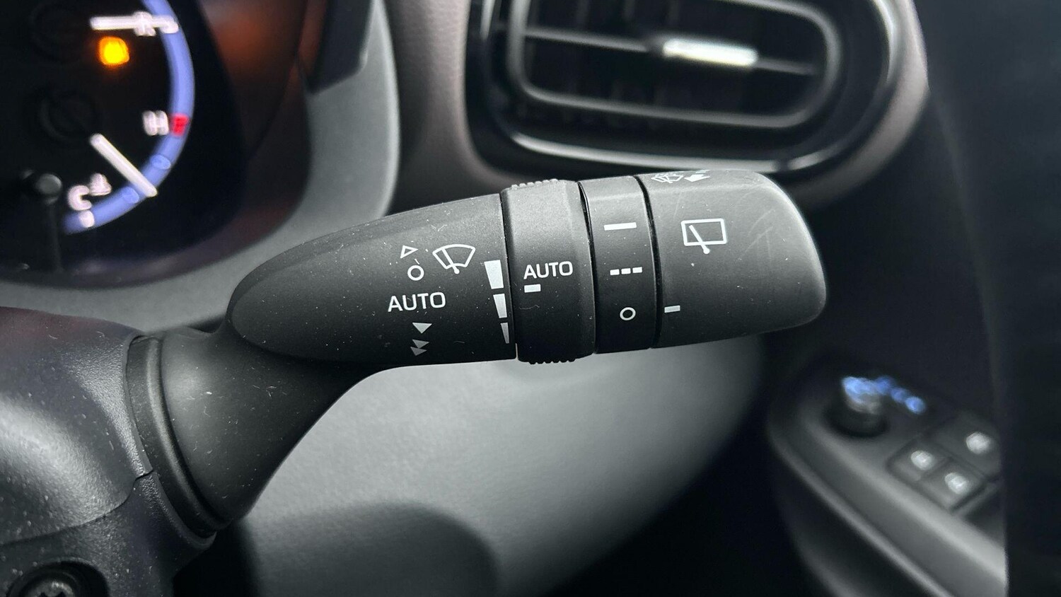 Used Toyota Yaris Cross 2023 for sale - 77574427: Photo 39