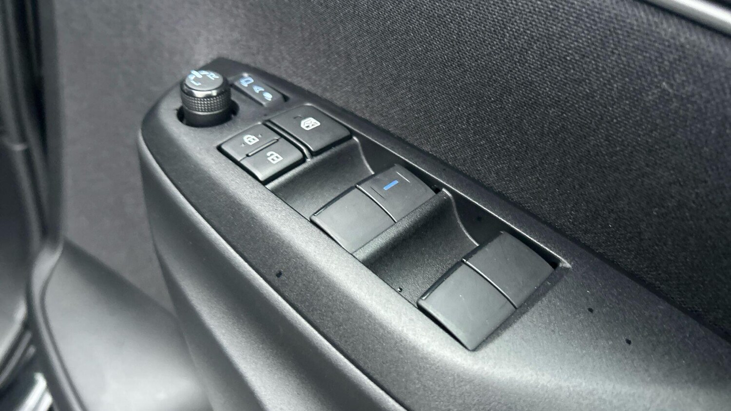 Used Toyota Yaris Cross 2023 for sale - 77574427: Photo 40